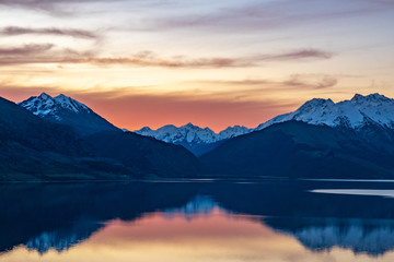 Fototapeta na wymiar Stunning natural scenery in Mount Aspiring national park beneath the Southern Alps
