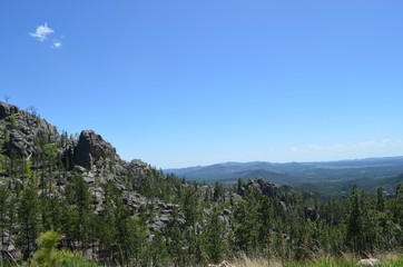 Obraz premium Late Spring in South Dakota: Sweeping View of the Black Hills from the Needles Highway