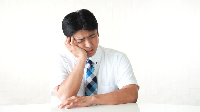 苦悩するビジネスマン