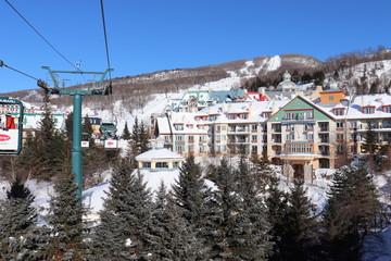Fototapeta na wymiar Canadian Skiing Resort 