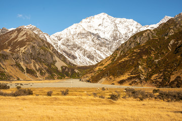 Fototapeta premium Stunning Scenery in the Hooker valley track in Aoraki National Park