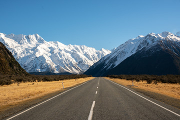 magnificent highway scenery around Lake Wanaka and under the Southern alps
