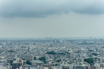 梅雨空の東京　高層ビルからの眺望