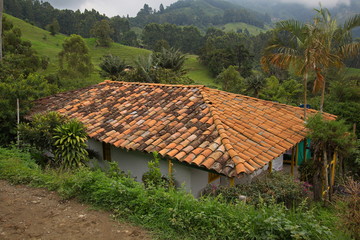 Fototapeta na wymiar Old rural house in Salento in Colombia