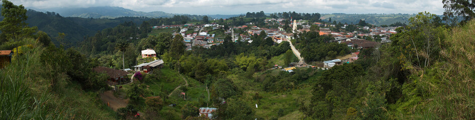 Fototapeta na wymiar View of Salento from Mirador Alto De La Cruz