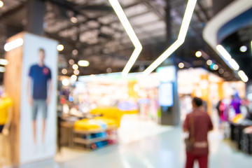 Abstract blur with bokeh and defocused shopping mall in deparment store for background