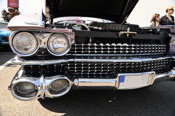 Obraz premium The front light of a vintage car.