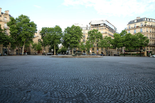 Paris - Place Victor Hugo