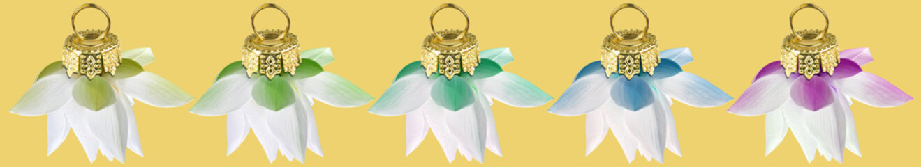 Fototapeta premium boules de noël , fleurs de lotus 