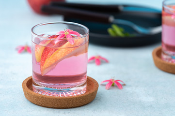 Obraz na płótnie Canvas pink cocktail apple fruit