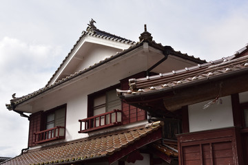 日本の山奥で見つけた古くて美しい建物