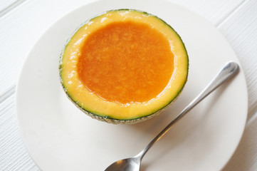 丸ごとメロンゼリー