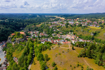 Fototapeta na wymiar Luftaufnahme von Pottenstein in der Fränkischen Schweiz