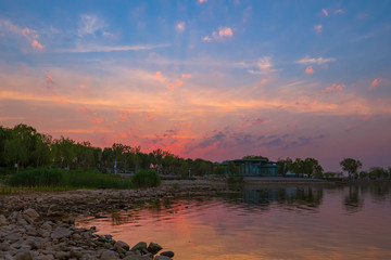 Obraz premium The sunrise of Wenchang Lake