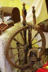  Spinning wheel