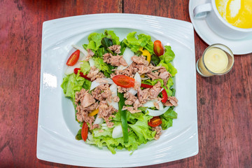 Tuna Salad with Green Oak