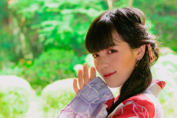 Obraz premium 浴衣姿の女性のポートレート