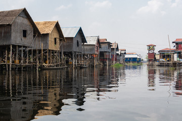 Fototapeta na wymiar Traditional Burmese floating house on water in Inle lake, Myanmar