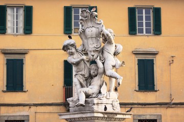 Obraz premium sculpture d'anges à Pise