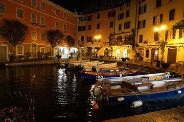 Der Alte Hafen, Porto Vecchio, in Limone sul Garda bei Nacht