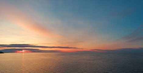 Naklejka premium Sunset on the sea