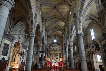 Innenansicht des Duomo Santa Maria Annunziata in Saló, Gardasee