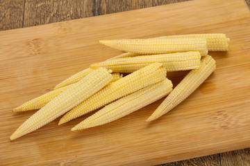 Raw baby corn