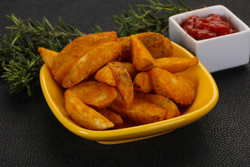 Fried potato slices