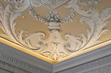 Fototapeta na wymiar Decorative plasterwork on a ceiling