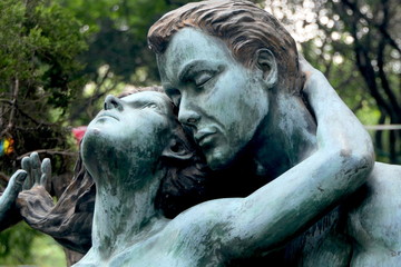 Liebespaar Statue