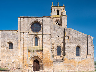 Fototapeta na wymiar Collegiate Church of Santa Maria la Real in the village os Sasamon, Camino de Santiago, Spain.