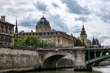Fototapeta na wymiar Le Gran Palais, París