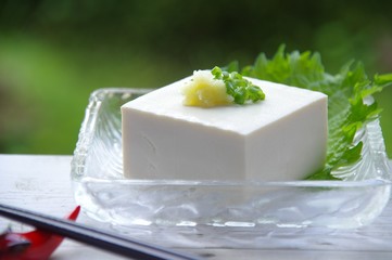 冷ややっこ　豆腐　絹ごし豆腐