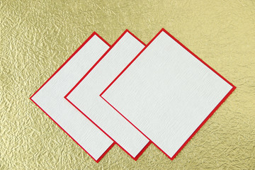 紅白と金色の和紙のデザイン