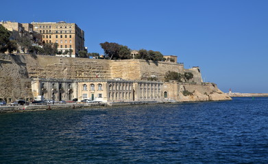 Obraz premium panoramic view at Valetta from sea side