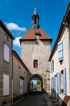 porte de l'horloge &agrave; Charroux