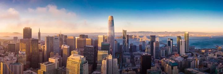 Poster Luchtfoto van de skyline van San Francisco bij zonsondergang © heyengel