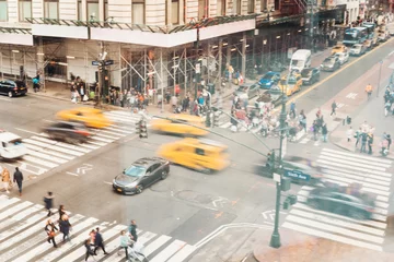 Photo sur Plexiglas TAXI de new york Busy junction full of cars and people