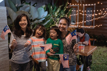 party on backyard with family celebration indepandance day