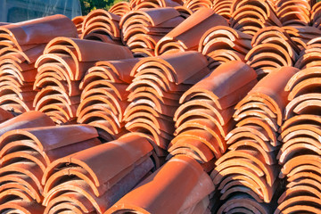 Curved ceramic tiles