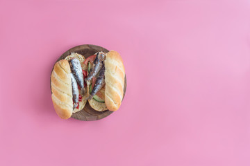 Sardines and topinc sandwich healthy