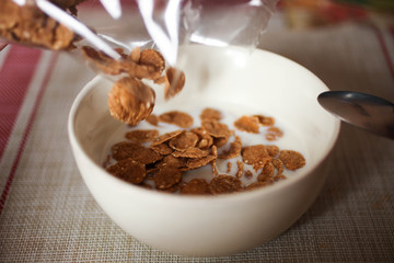 Pour chocolate cornflakes