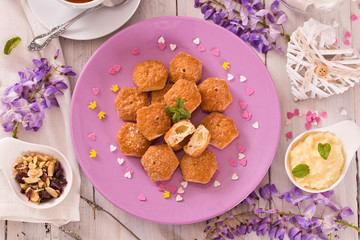 Puff pastries with custrad cream.