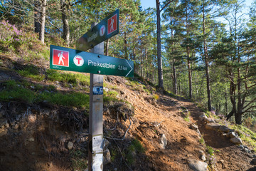pulpit rock directional sign