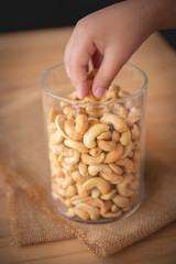 Cashew nuts baked salt Nutritious and nourishing the brain