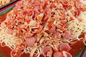 Spaghetti with pork delicious at street food