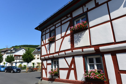 Denkmalgesch&uuml;tzte Fachwerkarchitektur in Ahrweiler 