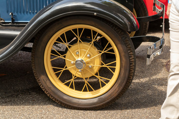 Auto mit Speichenrad