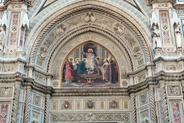 Fototapeta na wymiar Frontage of Florence Cathedral from close