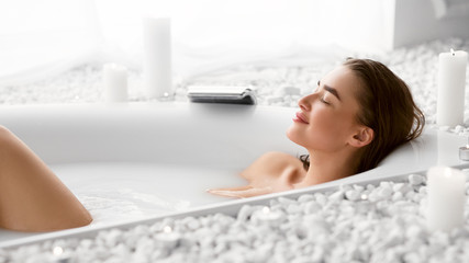 Obraz na płótnie Canvas Wellness And Relax Concept. Woman Resting In Bath